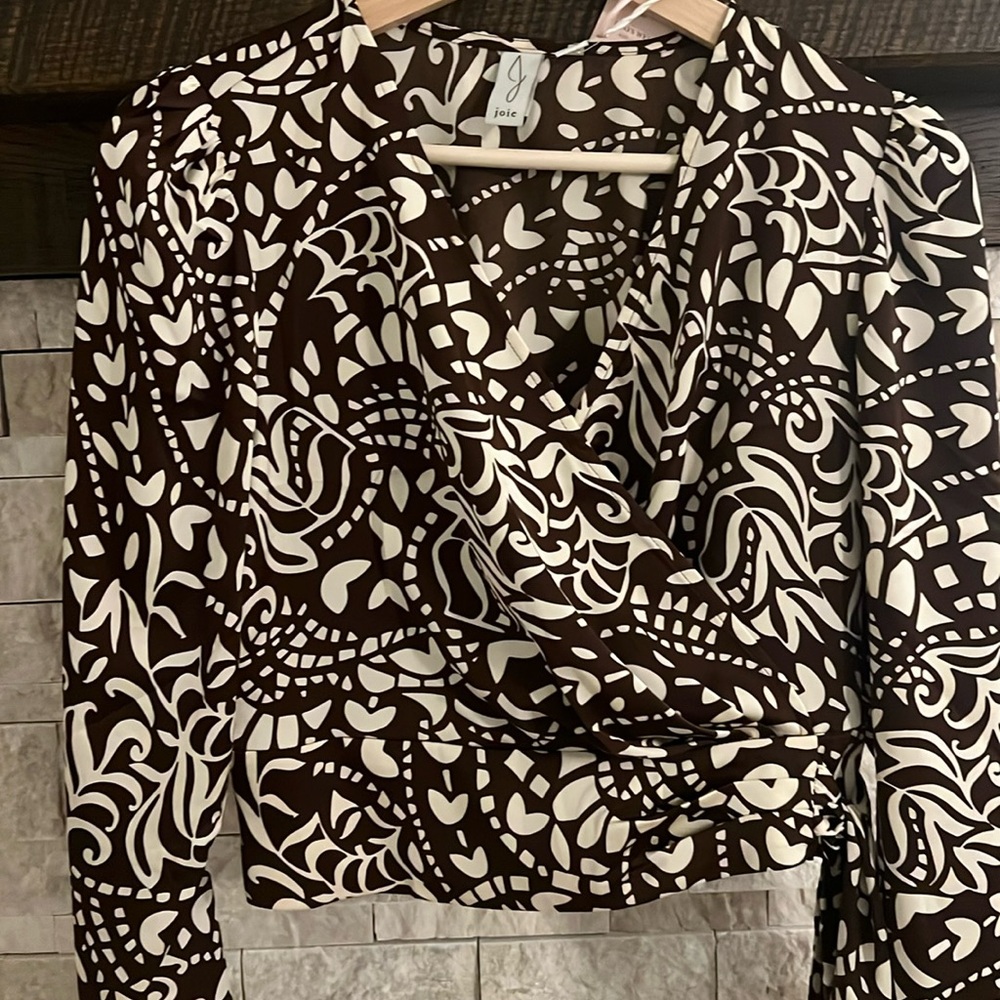 Joie brown patterned wrap blouse w/side tie and
New w/tags S